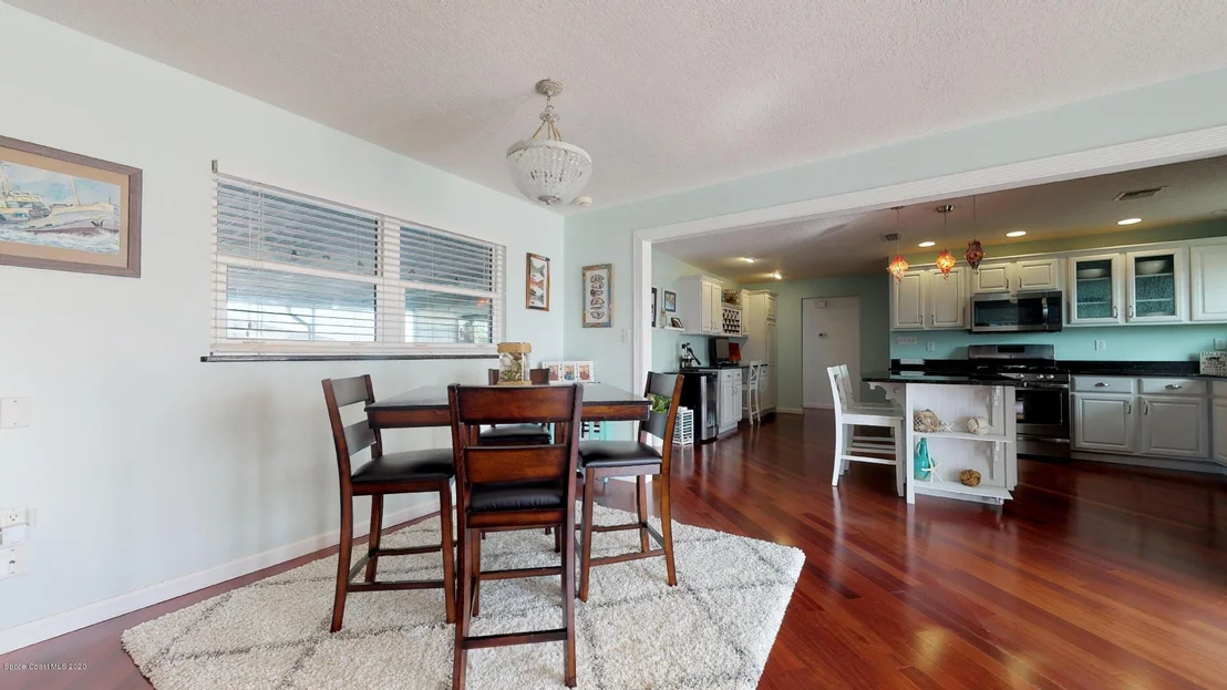 Photo of 420 Thrush Drive