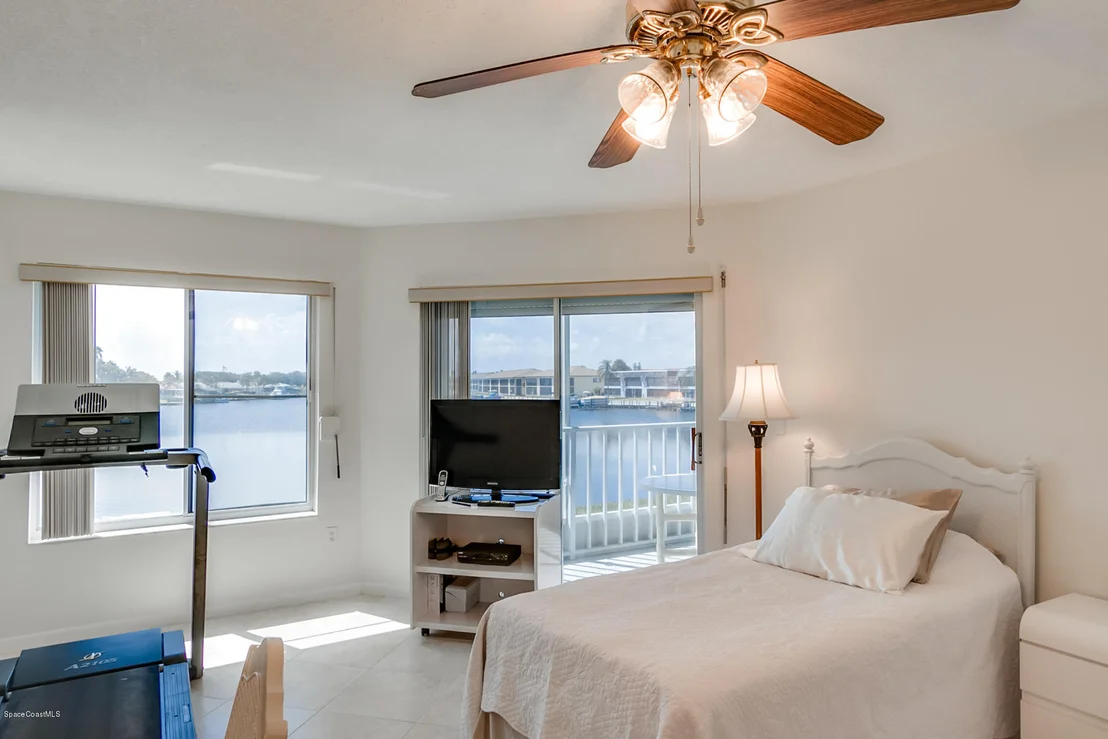 Photo of Unit 1205 at 1700 Commodore Boulevard