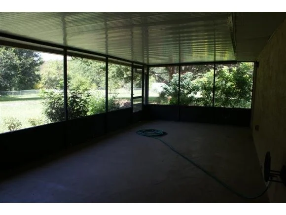 Photo of 2060 Cox