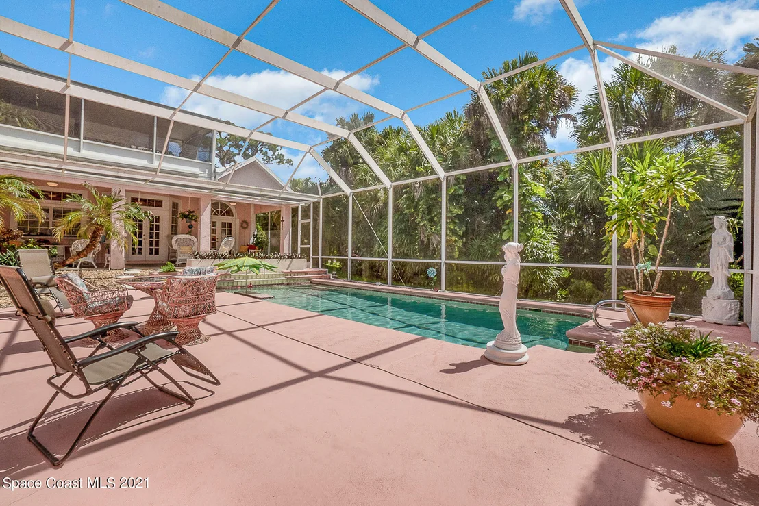 Photo of 1817 Laurel Oak Drive S