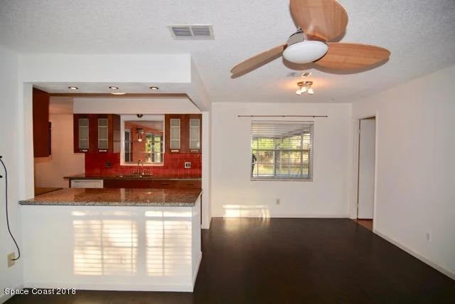 Photo of 212 E Haven Drive