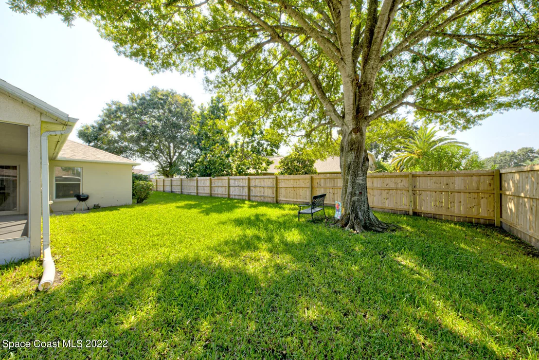 Photo of 985 Pelican Lane