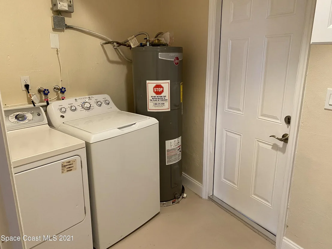 Photo of 835 Canada Street NE