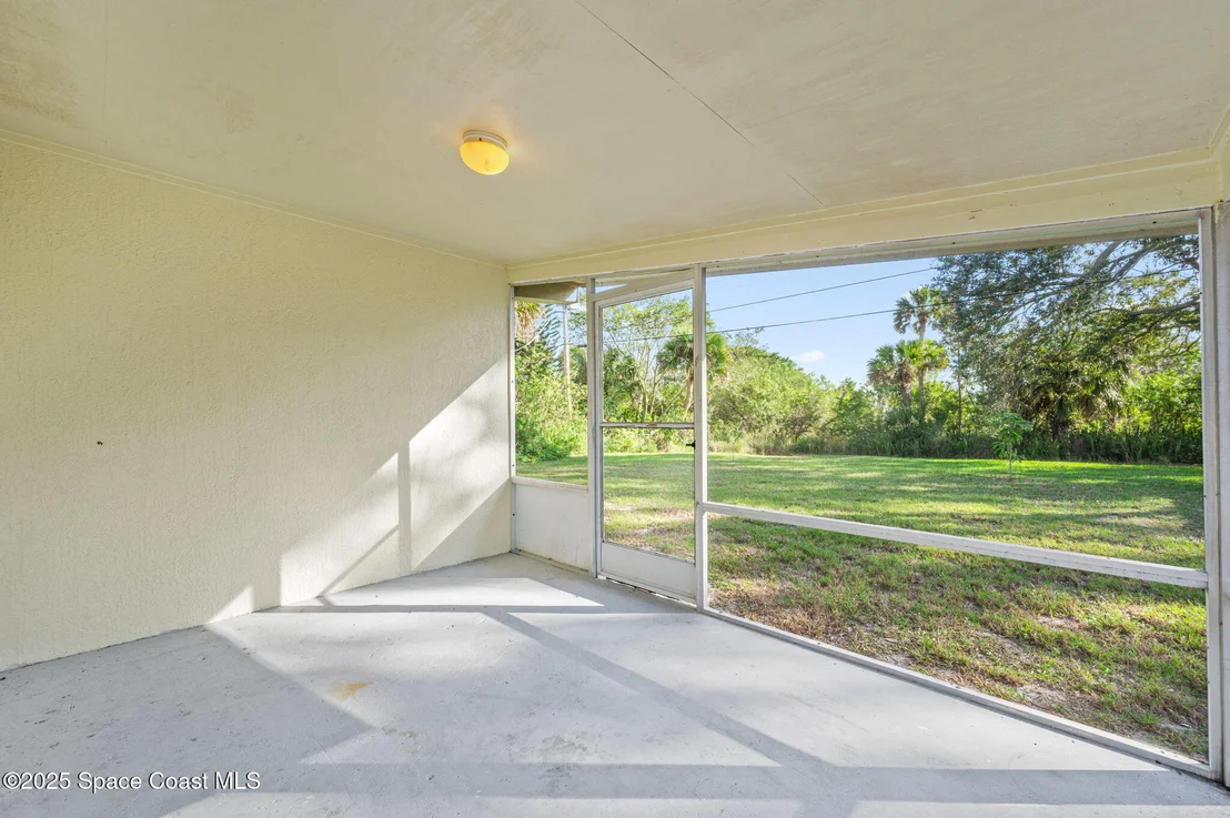 Photo of 907 Espanola Way
