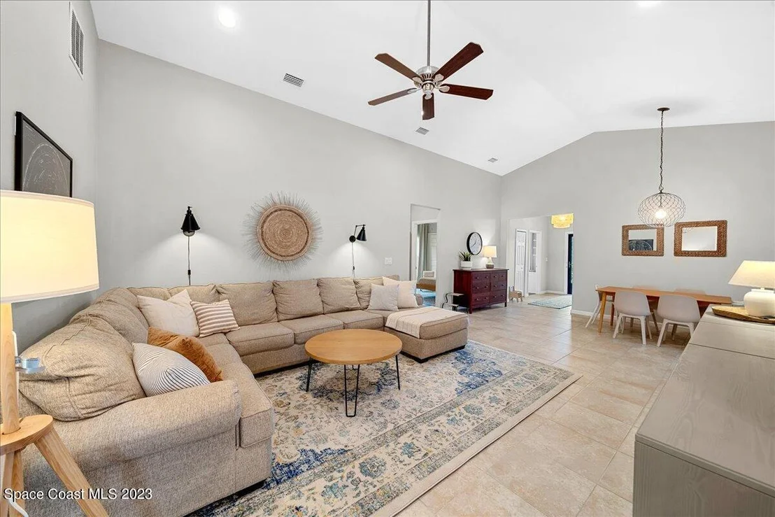 Photo of 930 Dillard Drive SE