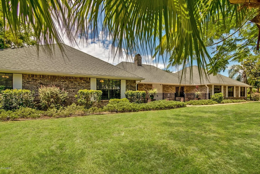 Photo of 1106 NE Citrus Avenue
