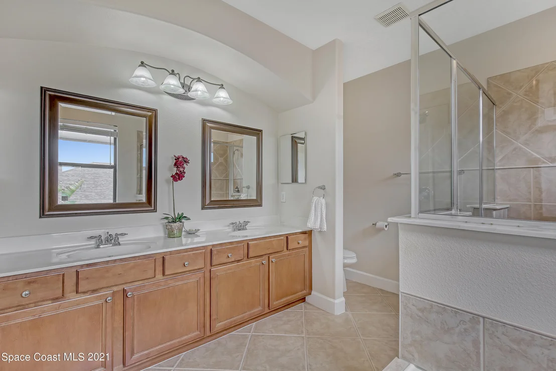 Photo of 1380 Talon Way