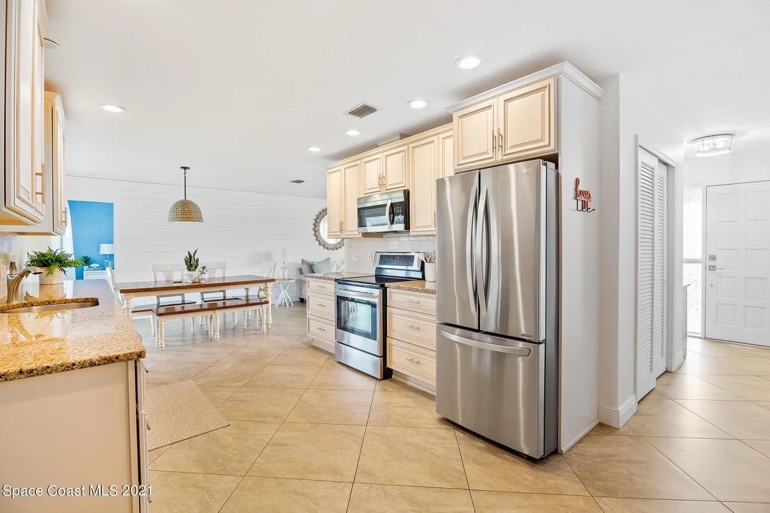 Photo of 680 Poinsetta Drive