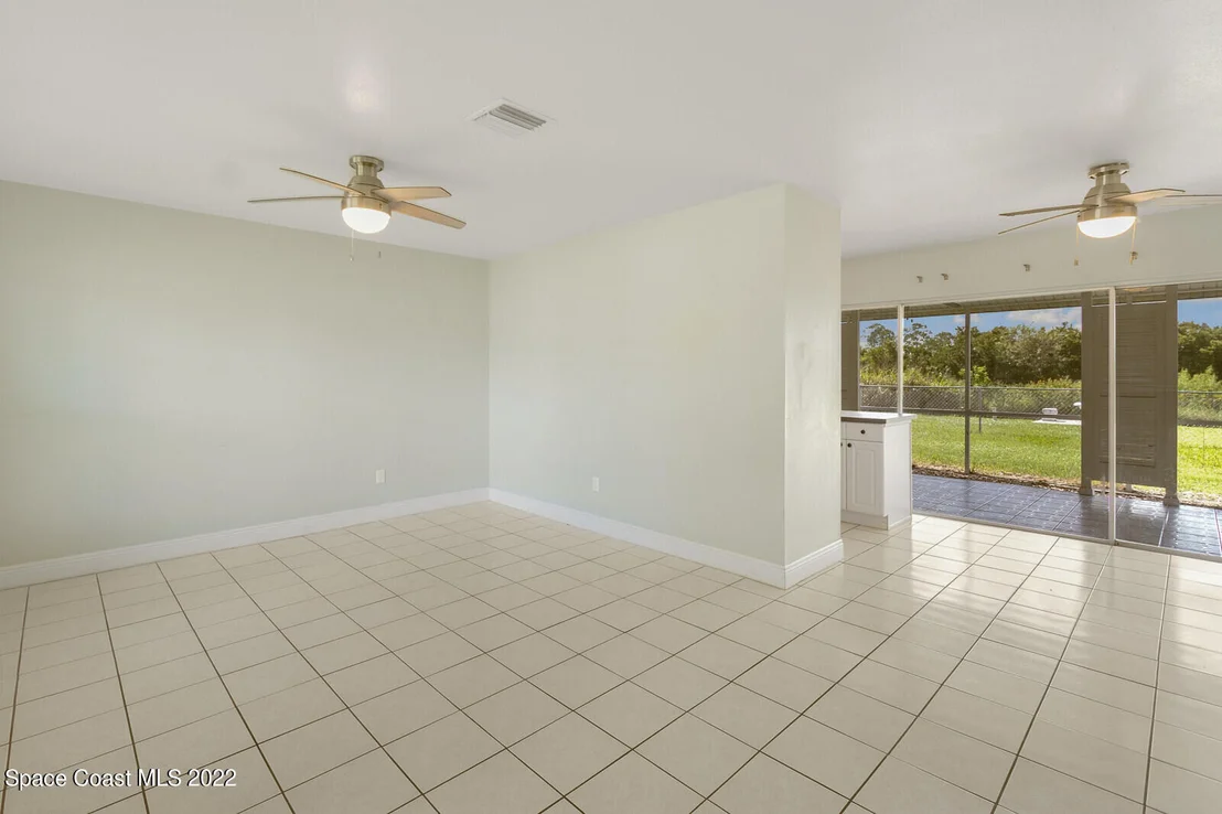Photo of 3082 Edgewood Drive NE