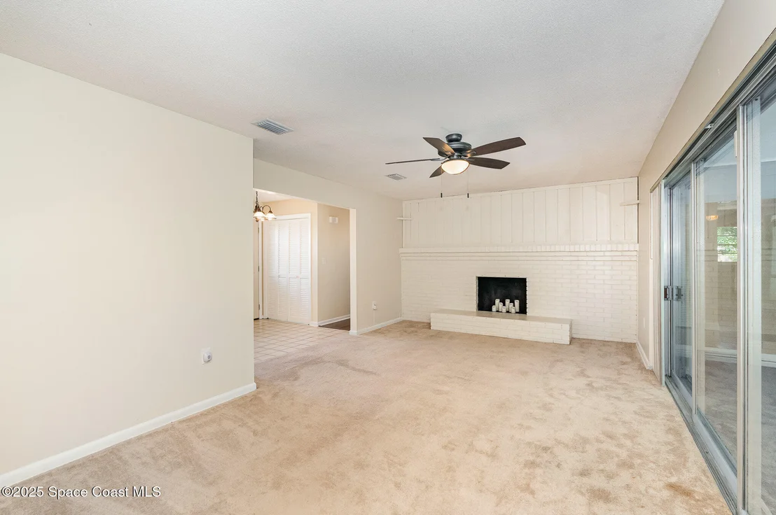 Photo of 445 Pine Boulevard