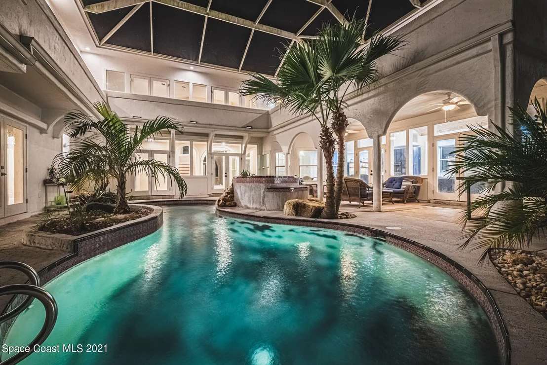 Photo of 472 Peregrine Drive