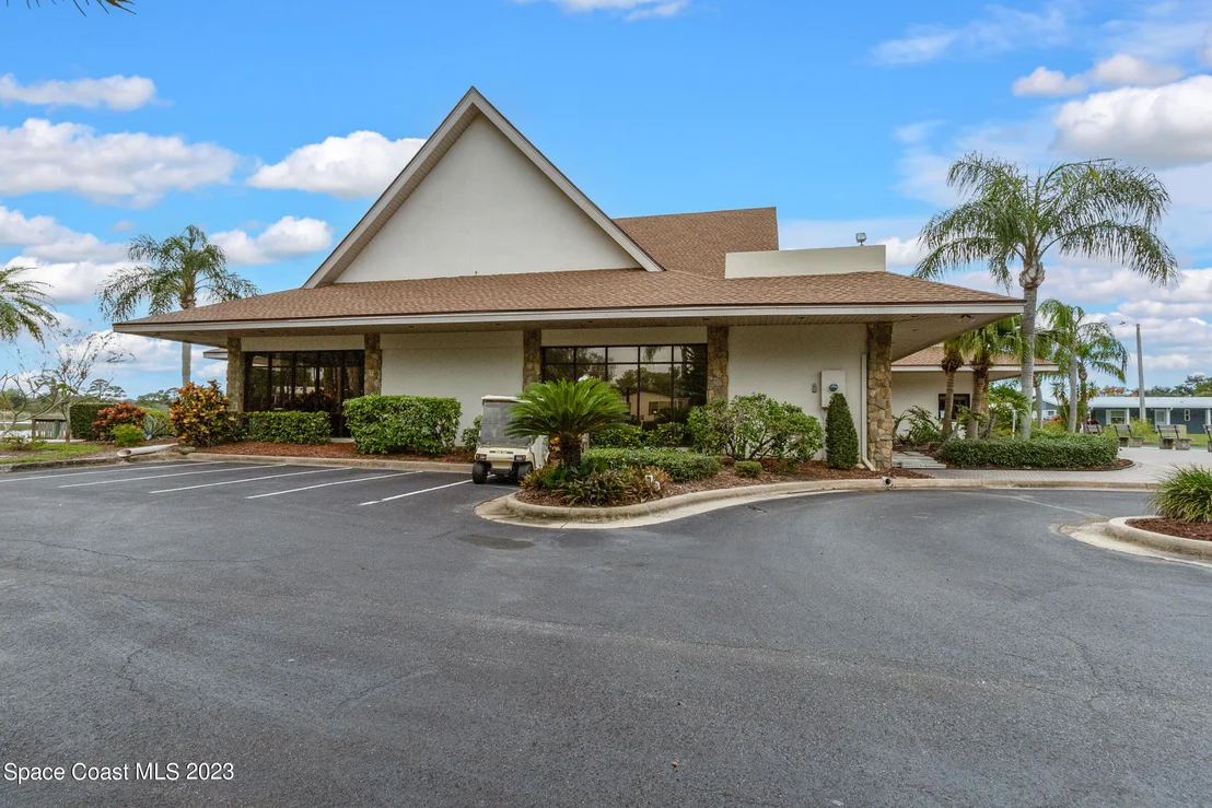 Photo of Unit 184 at 694 Outer Drive