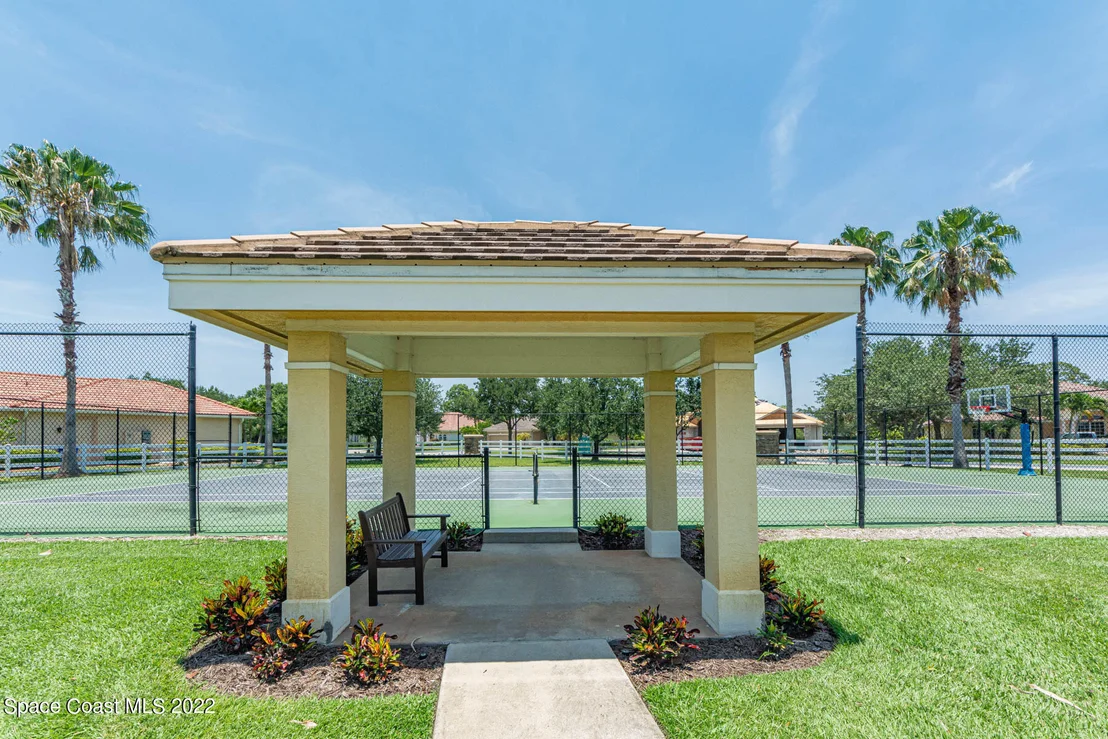Photo of 585 Caroline Drive