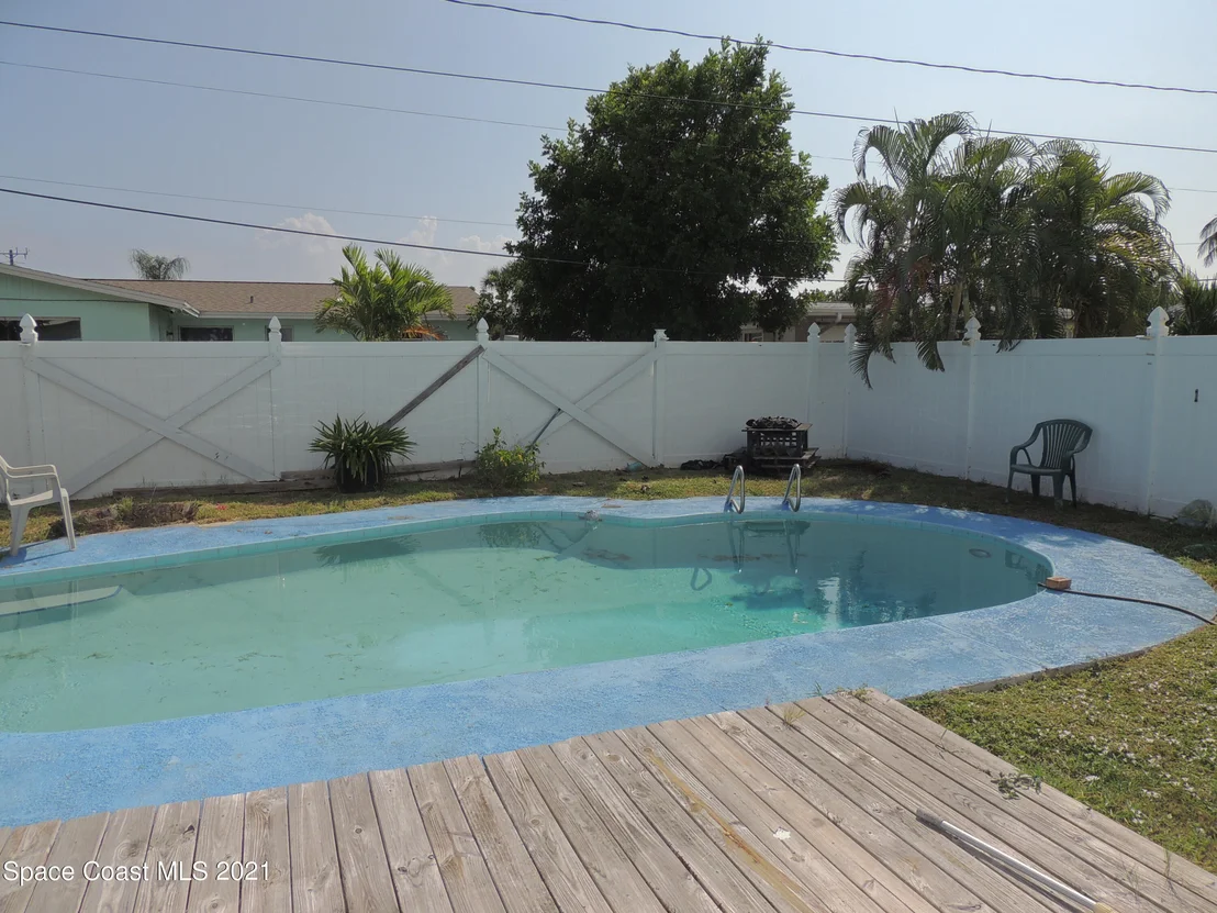 Photo of 2250 Shell Avenue