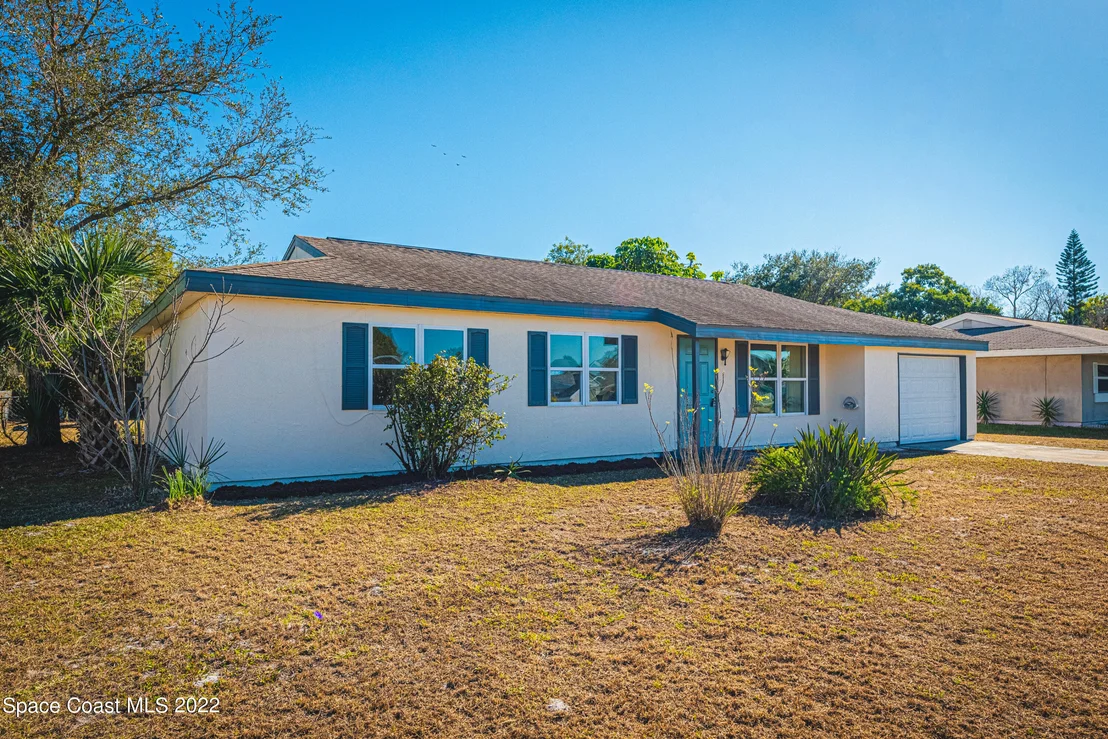 Photo of 1311 Mariposa Drive NE