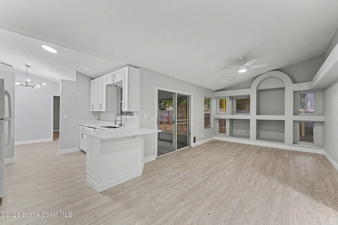 Photo of 876 Brookview Lane