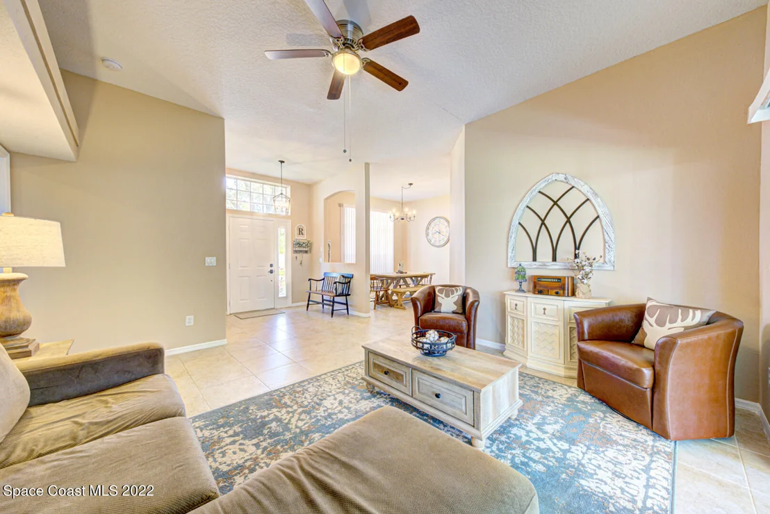 Photo of 985 Pelican Lane