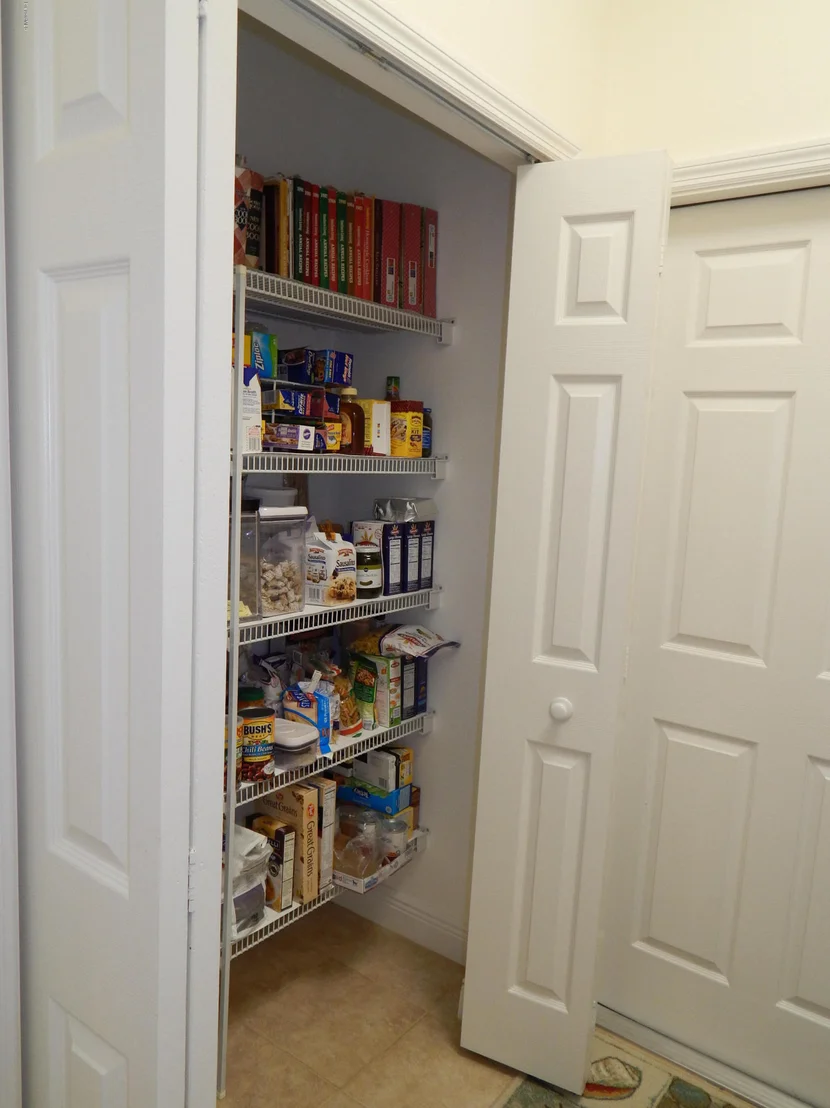 Photo of 211 SE Devlin Court