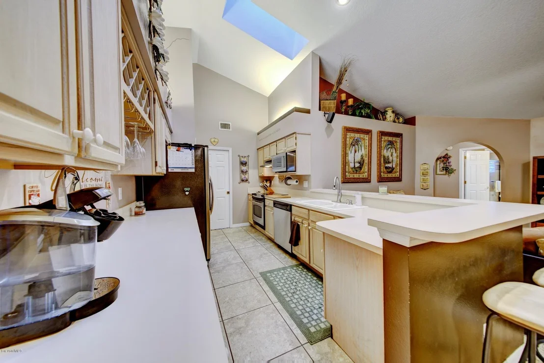 Photo of 977 Kingfisher Way