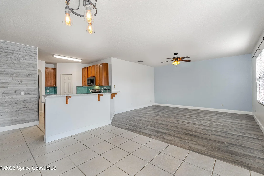 Photo of 1123 Bolle Circle