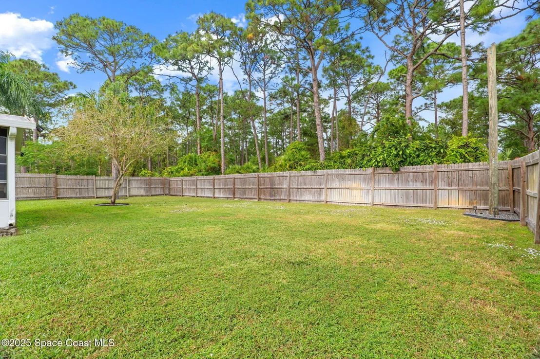 Photo of 999 Emerald Road SE