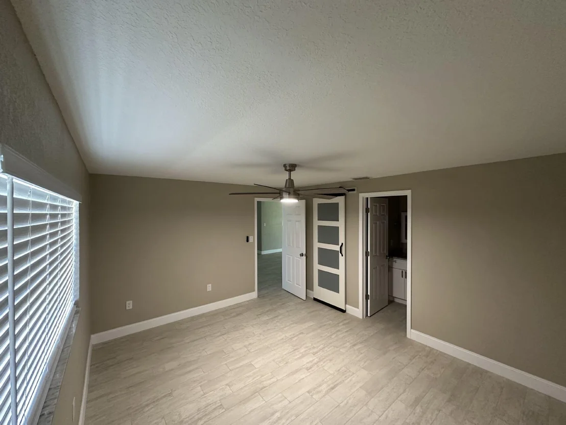 Photo of 761 Aragon Avenue NE