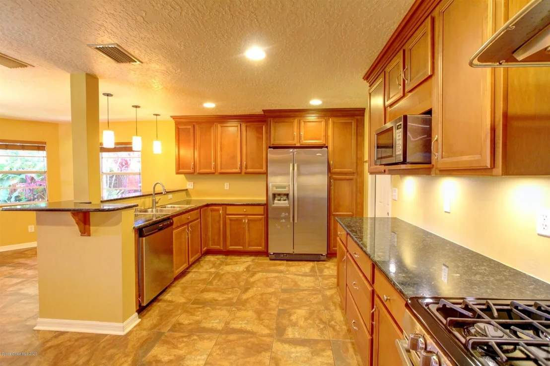 Photo of 940 Pelican Lane