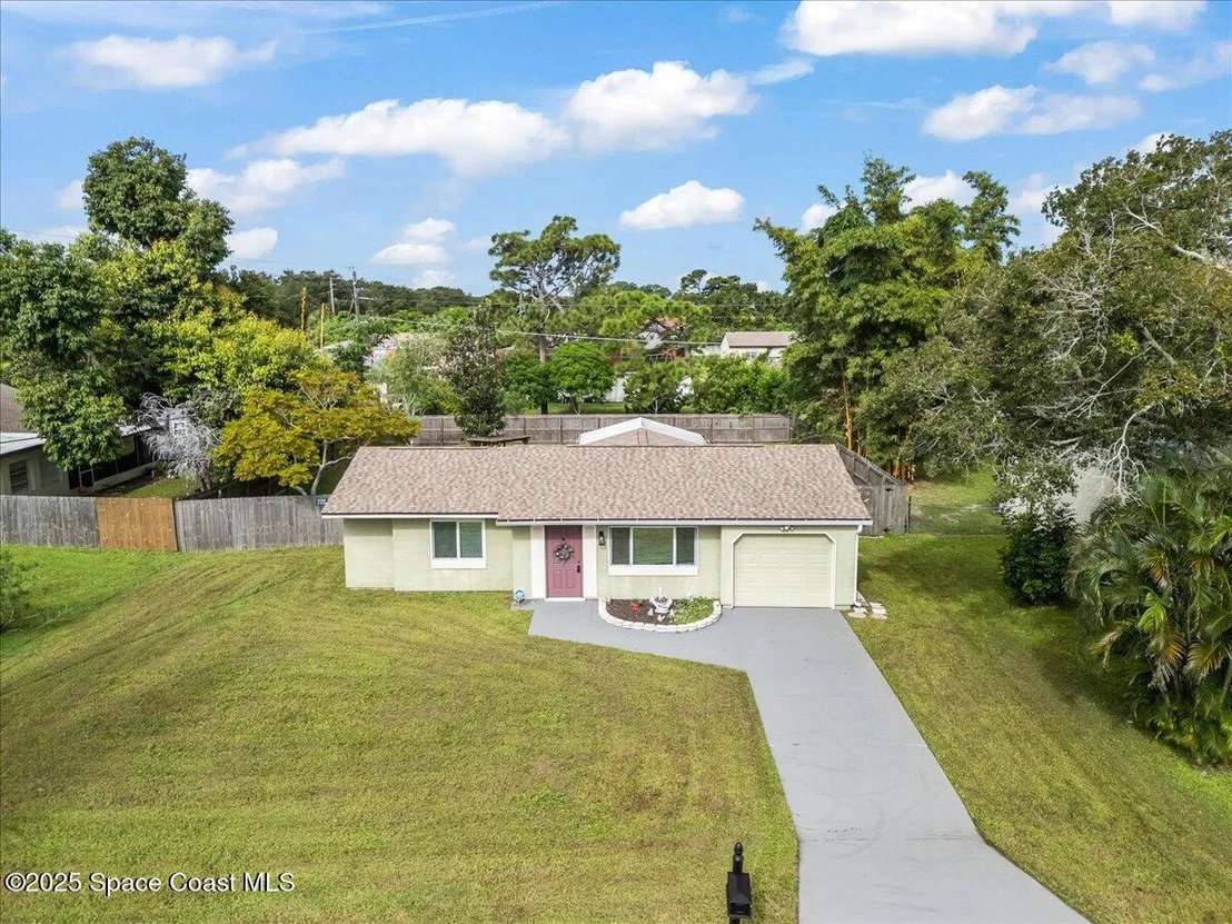 Photo of 712 Brevity Avenue NE