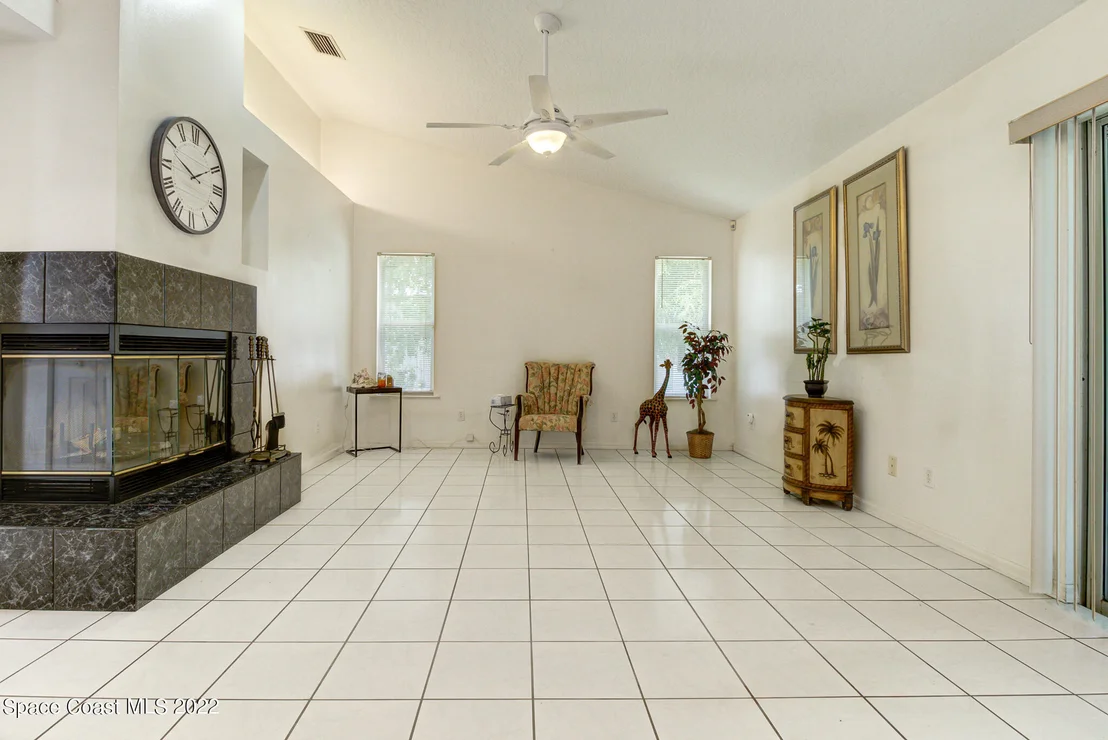 Photo of 1545 Corey Road