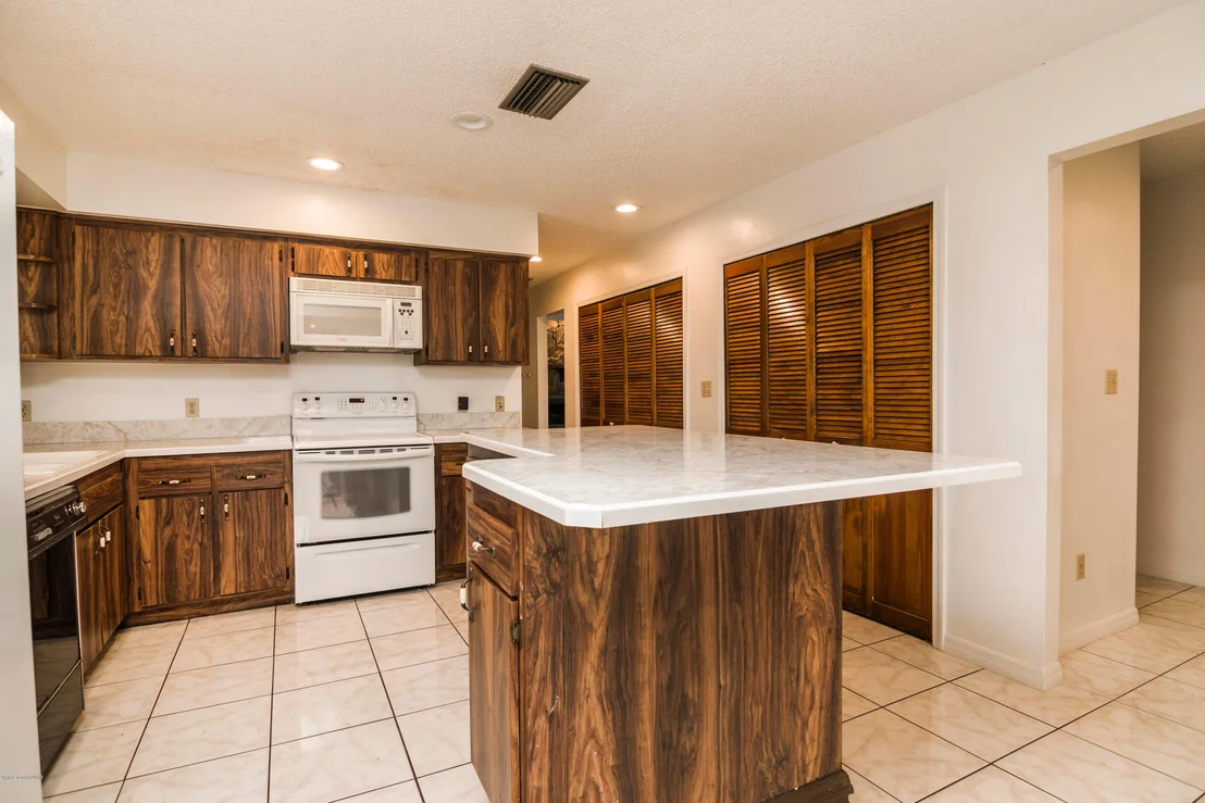 Photo of 2310 Holder Road