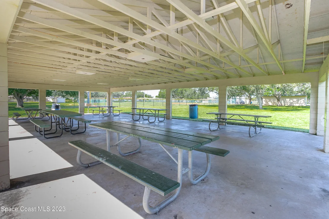 Photo of Unit 7 at 1475 Beechfern Drive