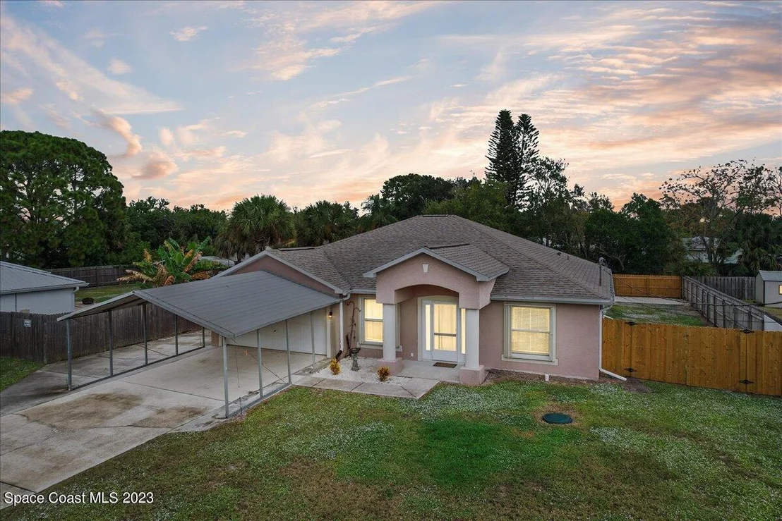 Photo of 545 Arabella Lane