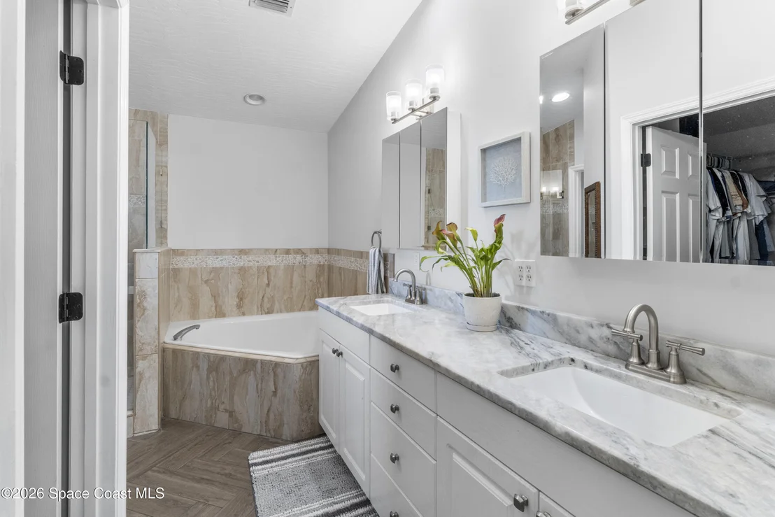 Photo of 5870 39th Lane
