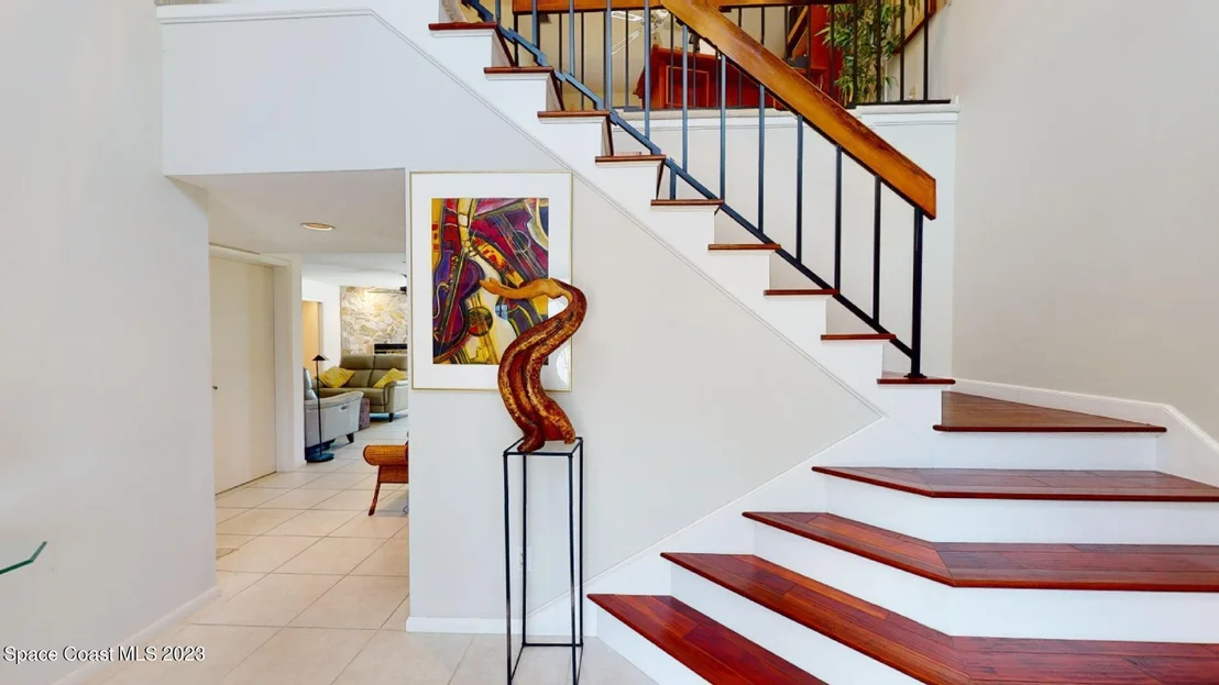 Photo of 421 Riverview Lane