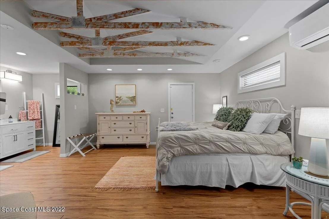 Photo of 1345 Bayshore Drive