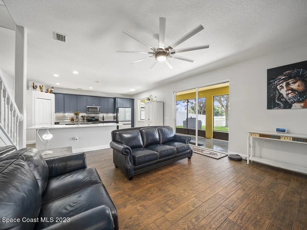 Photo of 3233 Hawthorne Avenue