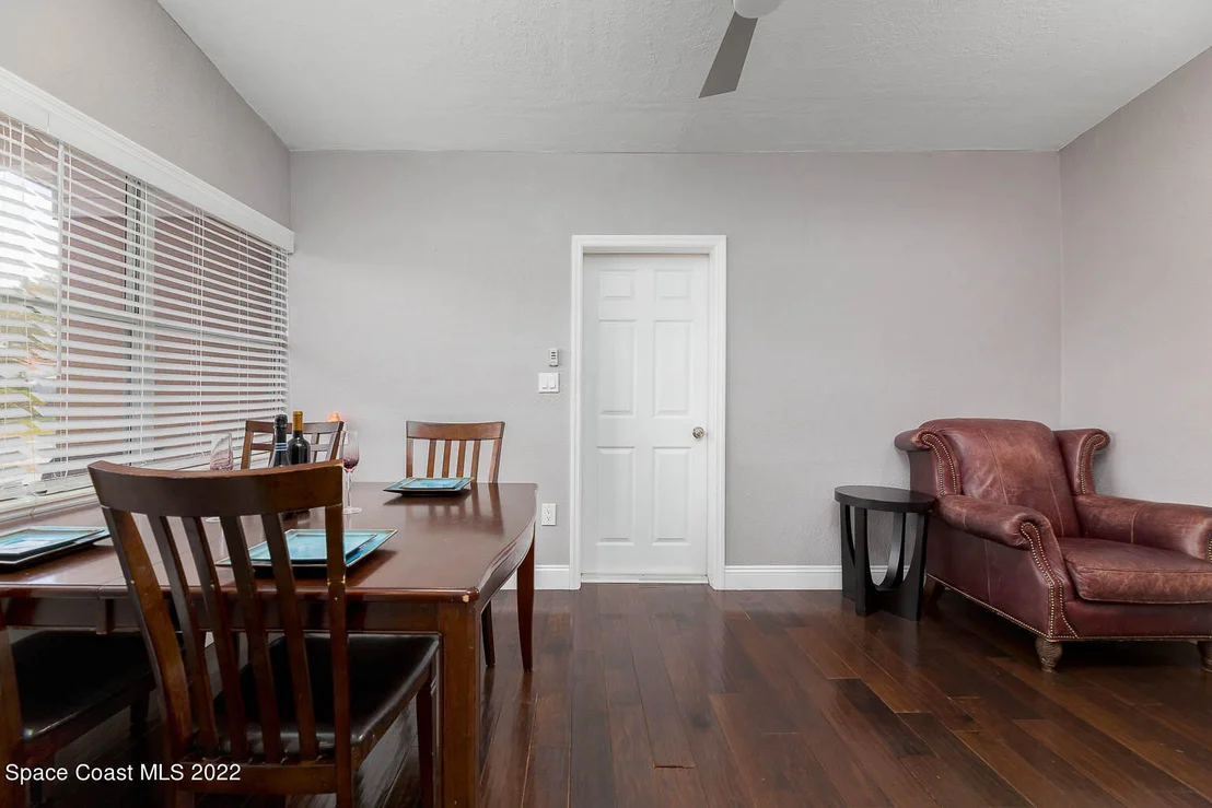 Photo of 201 W Alma Drive
