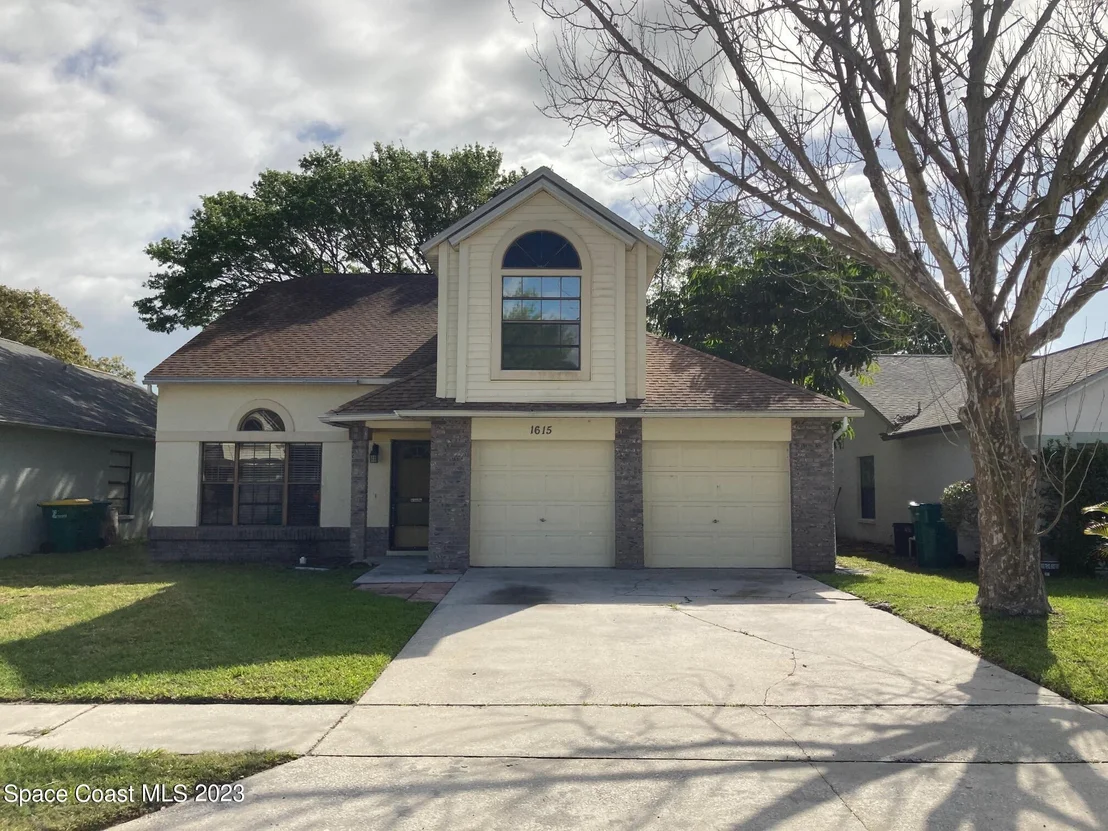 Photo of 1615 Clover Circle