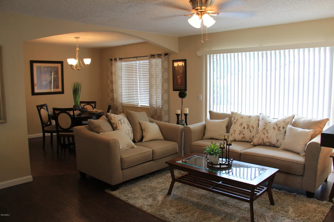 Photo of 1079 Madrid Road