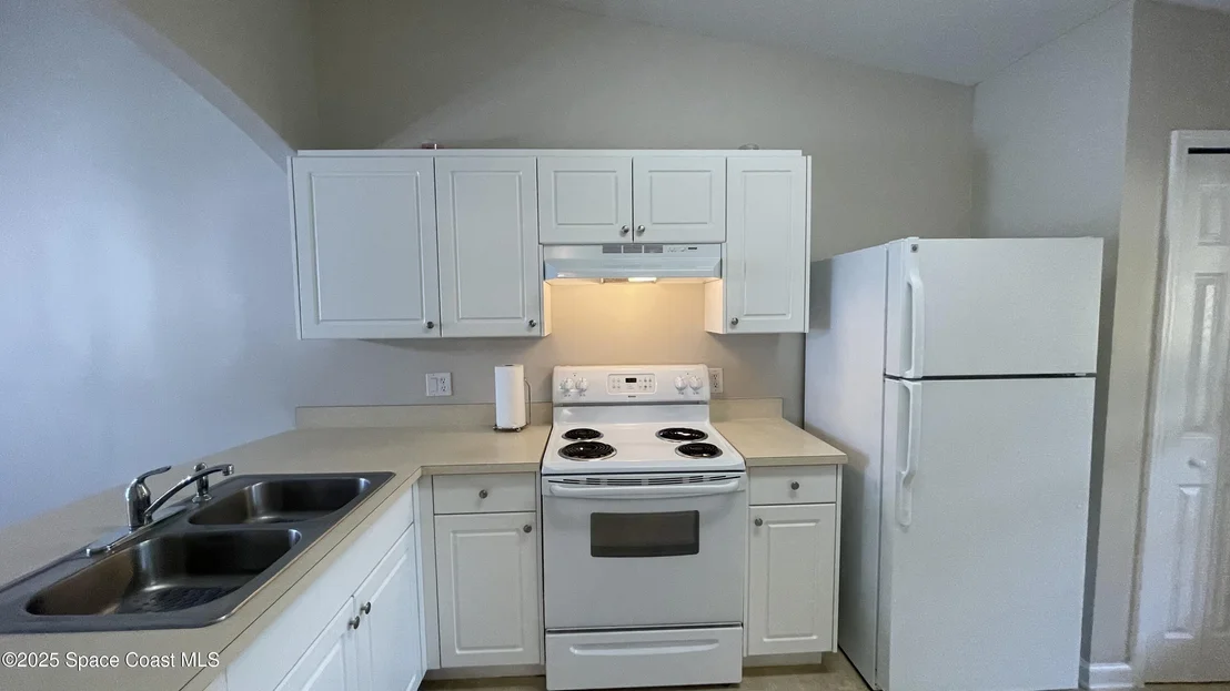 Photo of Unit 103 at 975 Luminary Circle