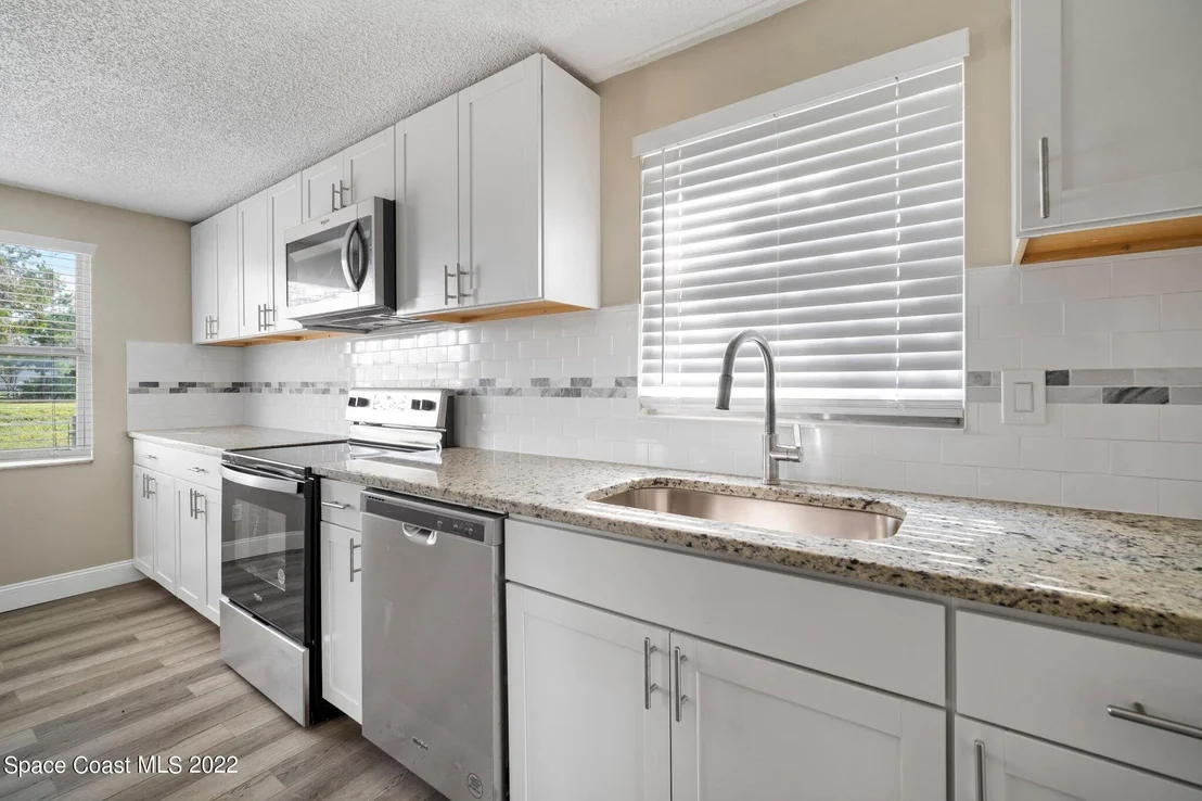 Photo of 1665 134th Avenue N