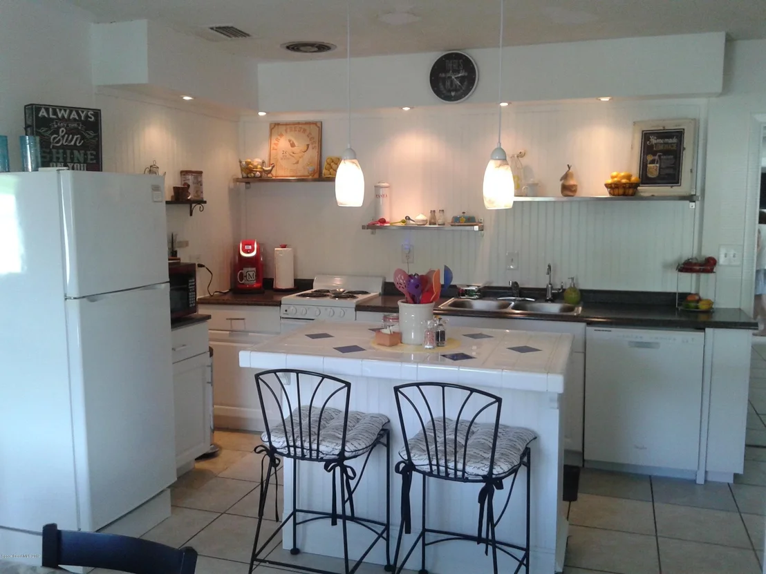 Photo of 724 Gardenia Drive