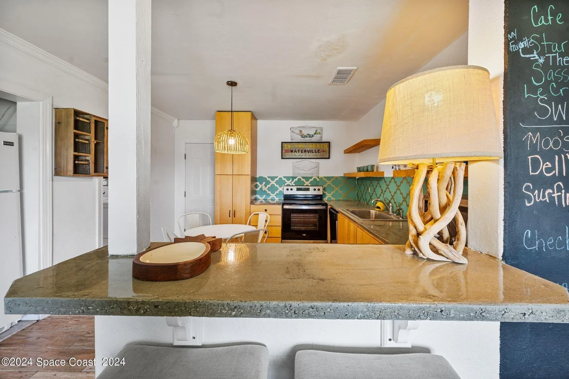 Photo of 601 Gardenia Drive