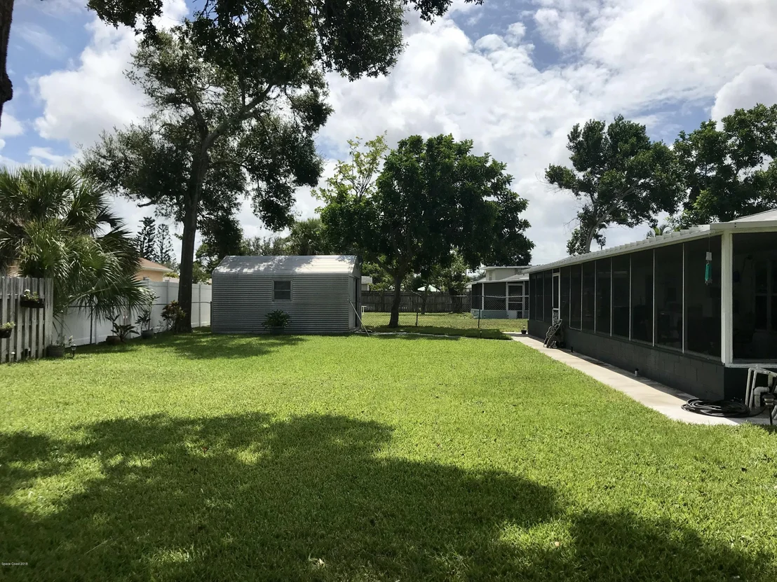 Photo of 727 Banyan Drive