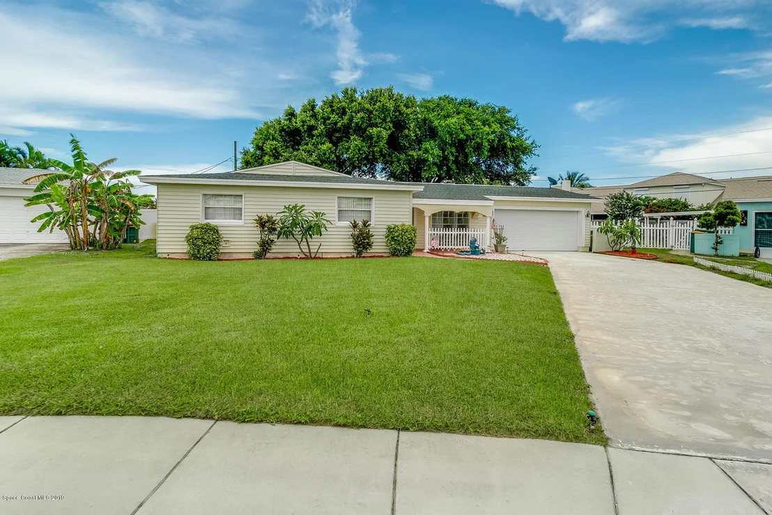 Photo of 933 Bluewater Drive