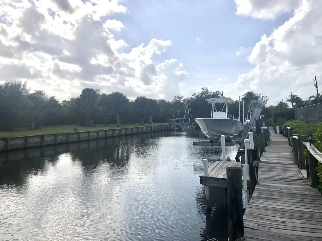 Photo of 5620 95th Street