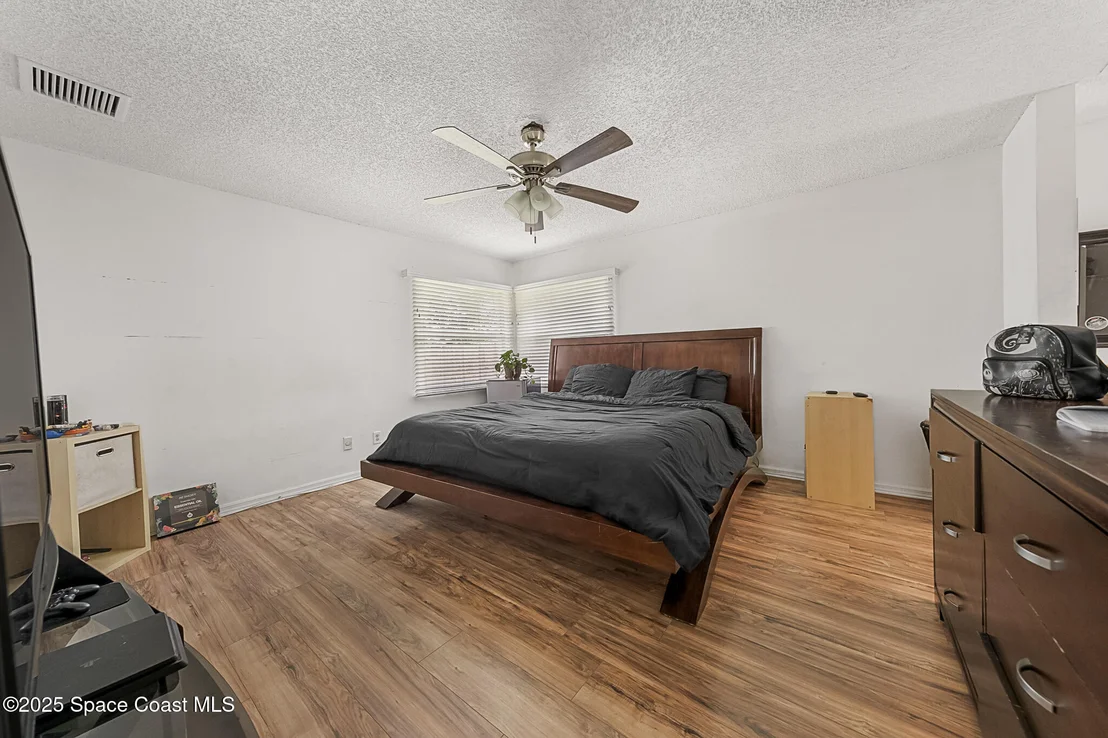 Photo of 1099 Pace Drive NW