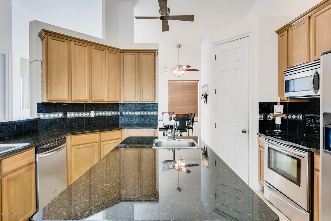 Photo of 1124 NE Brook Street NE