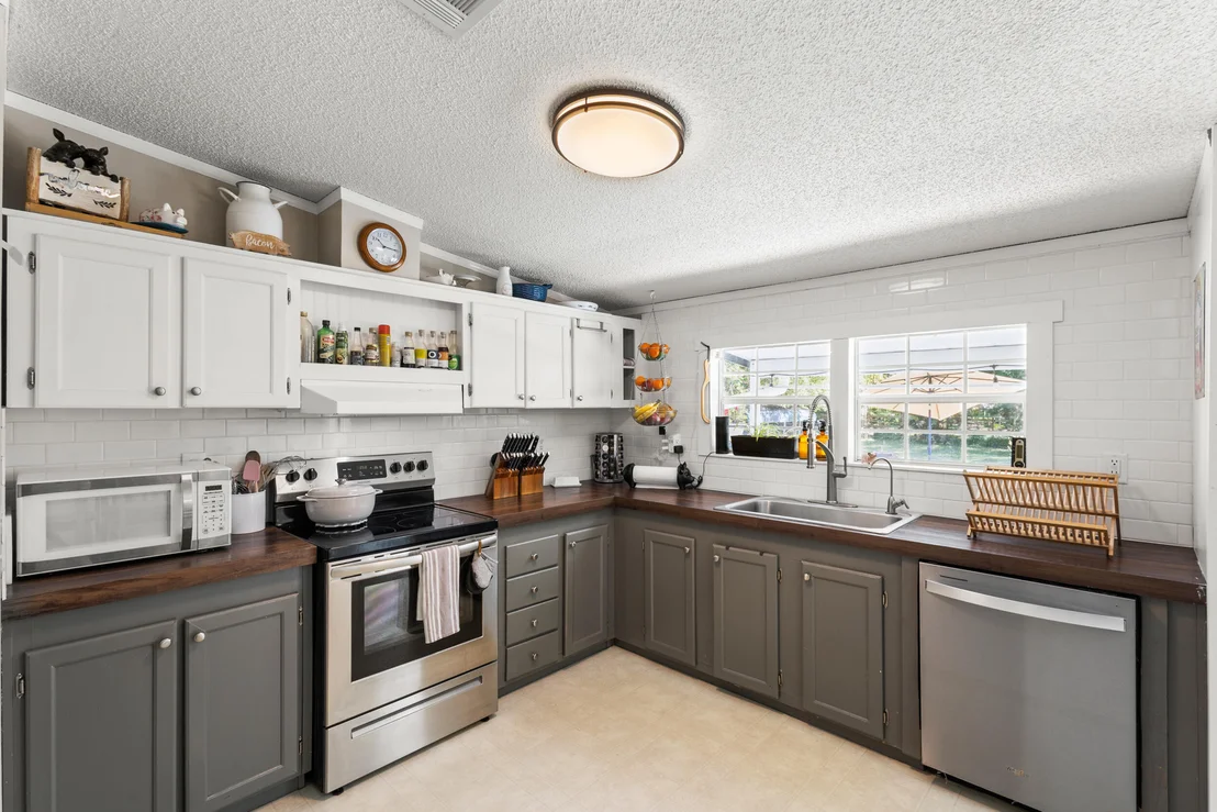 Photo of 2373 Parrish Road