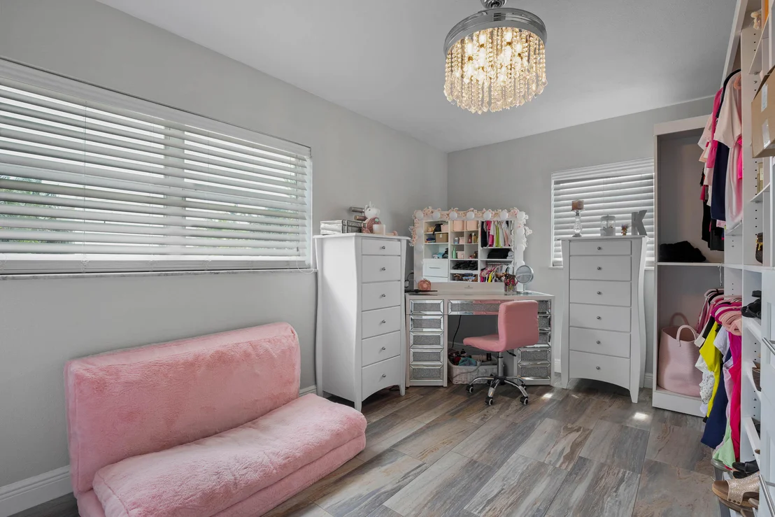 Photo of 340 W Exeter Street